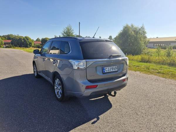 Mitsubishi Outlander PHEV Uusikaupunki - valokuva 7