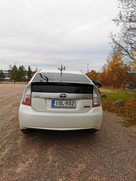 Toyota Prius Phev Espoo - valokuva 4