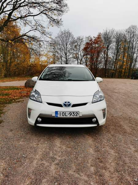 Toyota Prius Phev Espoo - valokuva 2