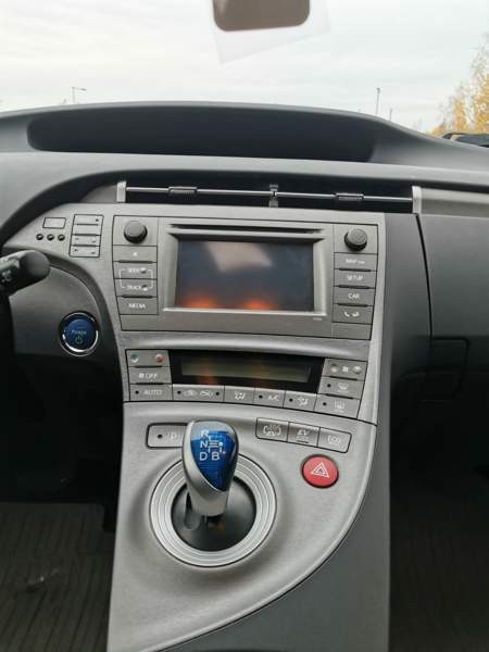 Toyota Prius Phev Espoo - valokuva 7