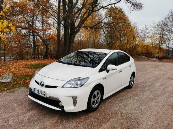 Toyota Prius Phev Espoo - valokuva 1