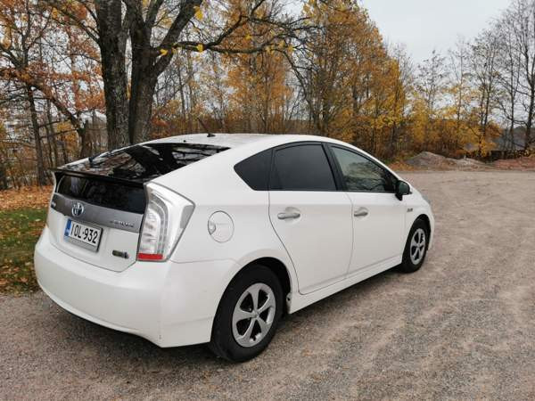 Toyota Prius Phev Espoo - valokuva 8