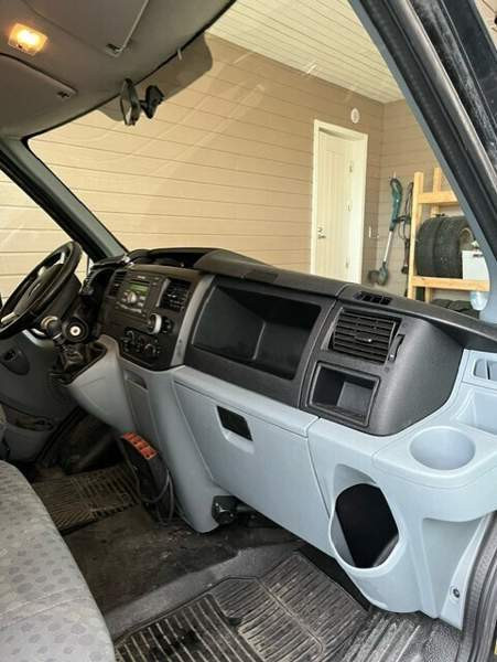 Ford Transit Luga - valokuva 7