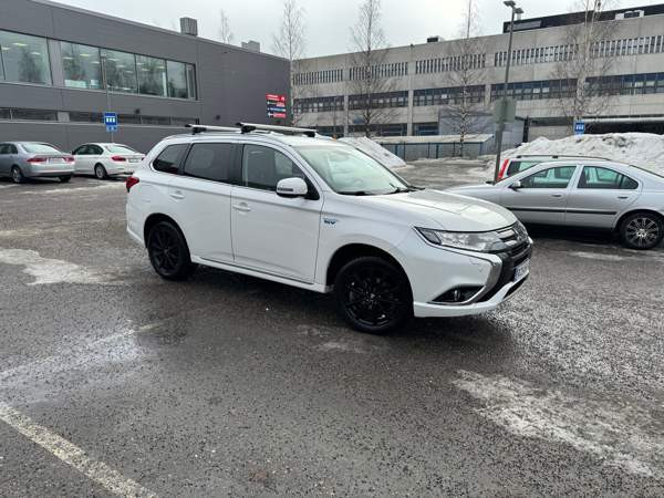 Mitsubishi Outlander PHEV Helsinki - изображение 3