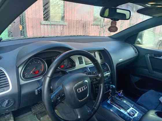 Audi Q7 Yläne