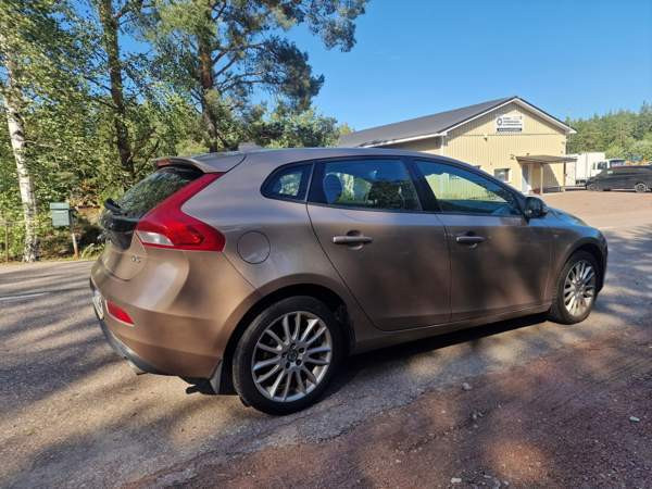 Volvo V40 Chukotskiy Avtonomnyy Okrug - valokuva 4