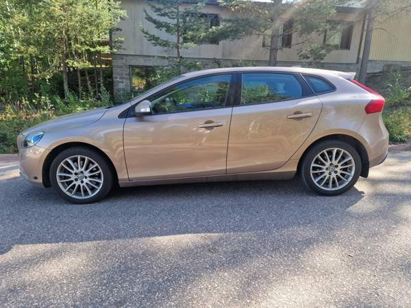 Volvo V40 Chukotskiy Avtonomnyy Okrug - valokuva 5