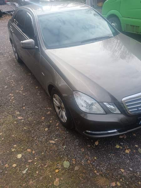 Mercedes-Benz E Ähtäri - valokuva 2