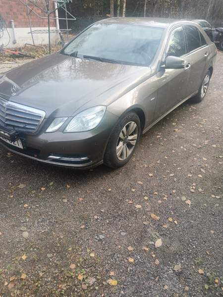 Mercedes-Benz E Ähtäri - valokuva 1
