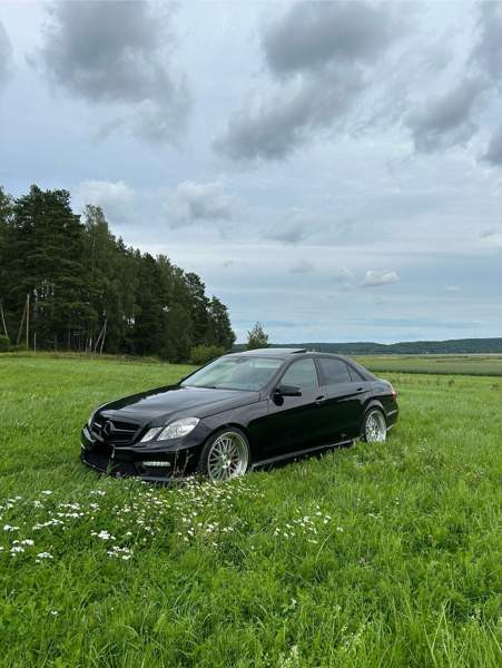 Mercedes-Benz E Halikko - valokuva 1