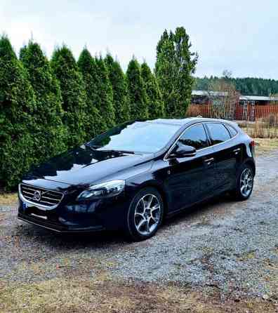 Volvo V40 Nousiainen