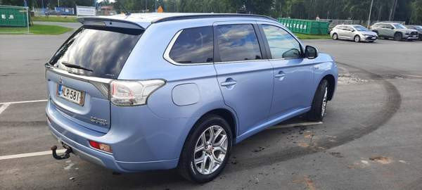 Mitsubishi Outlander PHEV Оулу - изображение 4