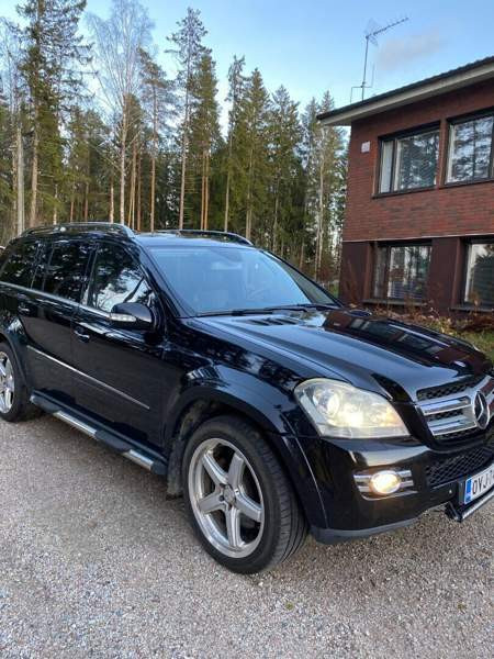 Mercedes-Benz GL Sarov - valokuva 1