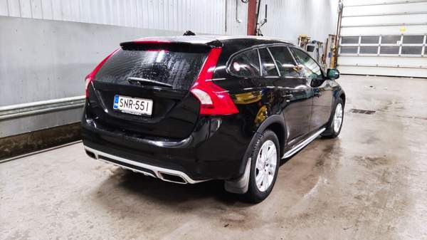 Volvo V60 Cross Country Ювяскюля - изображение 3