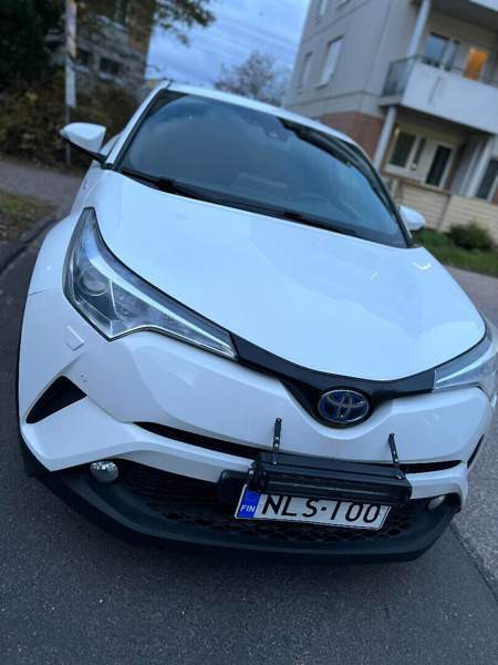 Toyota C-HR Vantaa - valokuva 1