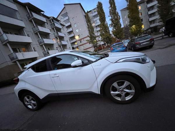 Toyota C-HR Vantaa - valokuva 5