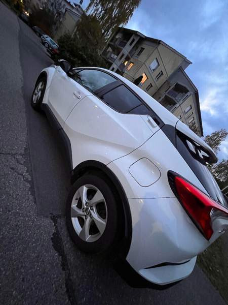 Toyota C-HR Vantaa - valokuva 3