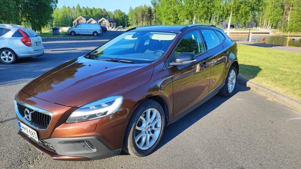 Volvo V40 Cross Country Коккола - изображение 1