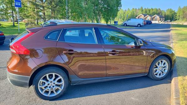Volvo V40 Cross Country Коккола - изображение 7