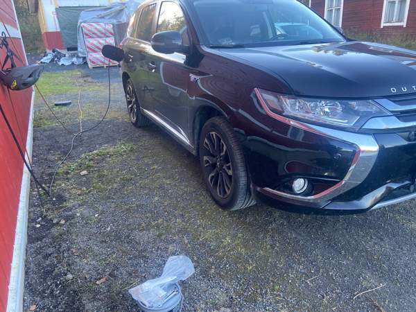 Mitsubishi Outlander PHEV Tornio - photo 4