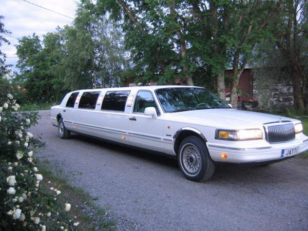 Lincoln Town Car Evijärvi - valokuva 1