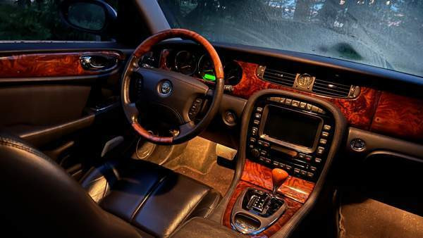 Jaguar XJ8 Helsinki - valokuva 7