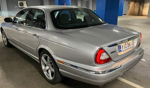 Jaguar XJ8 Helsinki - valokuva 2