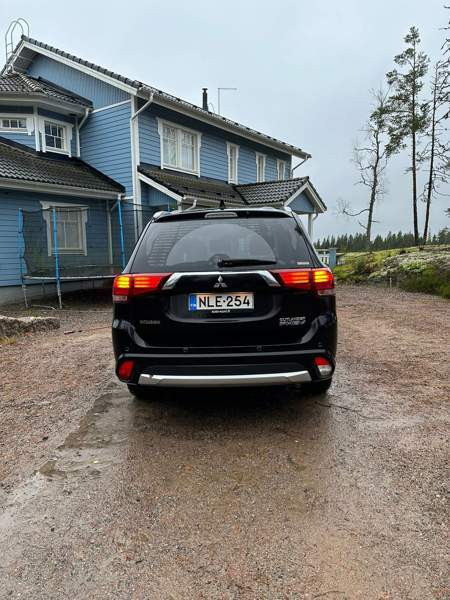 Mitsubishi Outlander PHEV Valkeala - valokuva 6