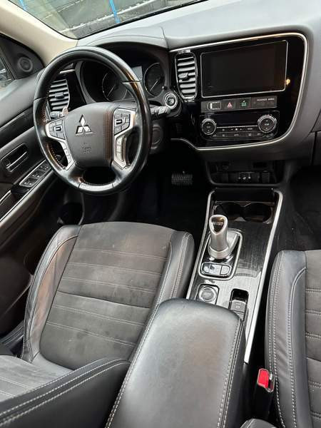 Mitsubishi Outlander PHEV Valkeala - valokuva 7