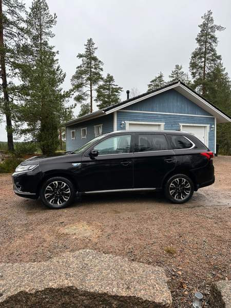 Mitsubishi Outlander PHEV Valkeala - valokuva 4