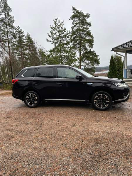 Mitsubishi Outlander PHEV Valkeala - valokuva 5