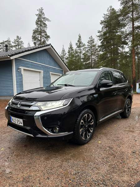 Mitsubishi Outlander PHEV Valkeala - valokuva 1