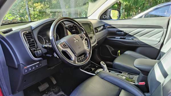 Mitsubishi Outlander PHEV Espoo - valokuva 8