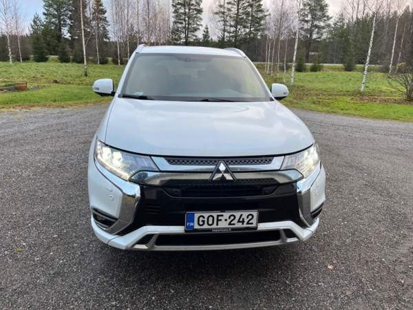 Mitsubishi Outlander PHEV Haapajärvi - valokuva 2