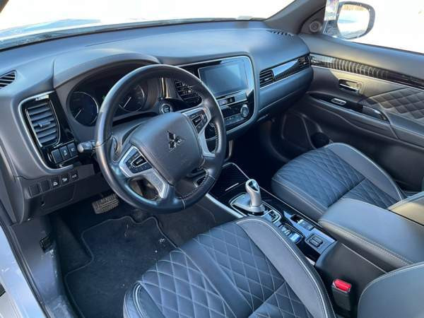 Mitsubishi Outlander PHEV Haapajärvi - valokuva 8