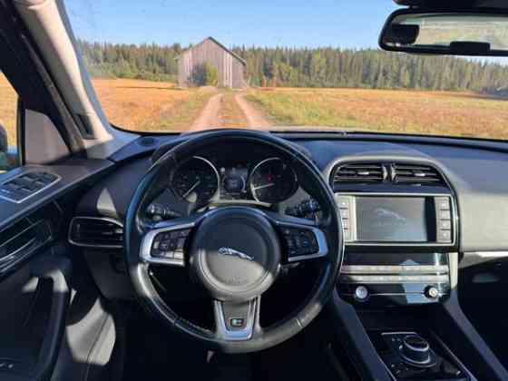 Jaguar F-Pace Maentsaelae