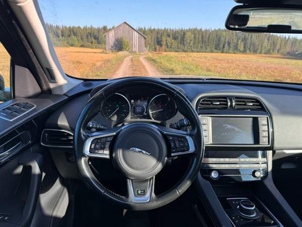 Jaguar F-Pace Мянтсяля - изображение 5