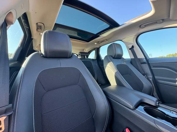 Jaguar F-Pace Maentsaelae - photo 8