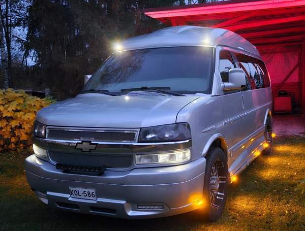 Chevrolet Express 2500 Pieksämäki - valokuva 1
