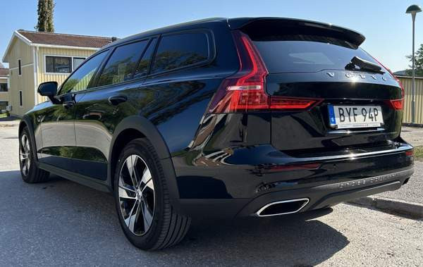 Volvo V60 Cross Country Tornio - valokuva 2
