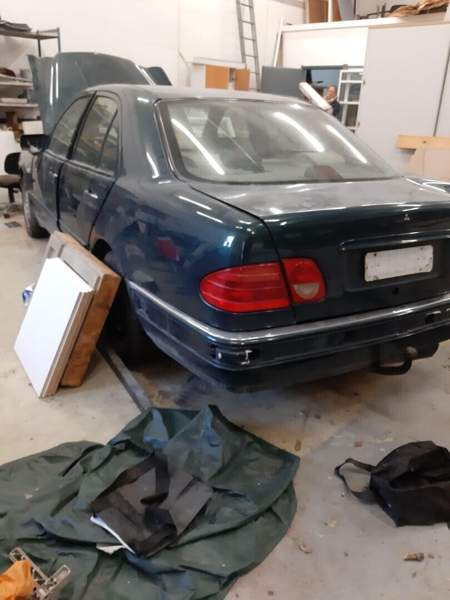 Mercedes-Benz 320 Macau - valokuva 2