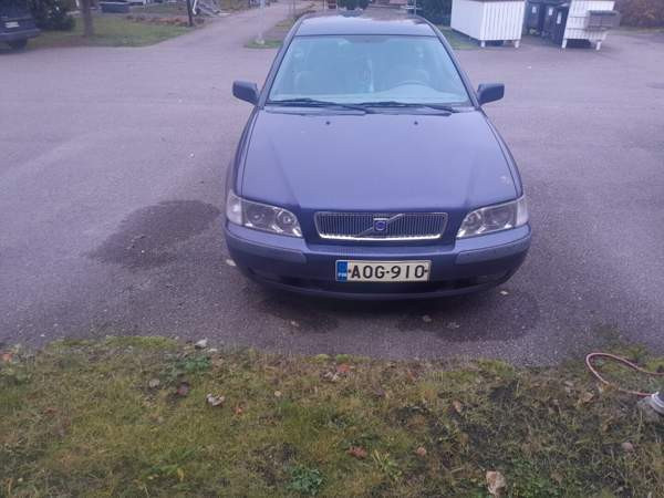 Volvo V40 Glebychevo - valokuva 1