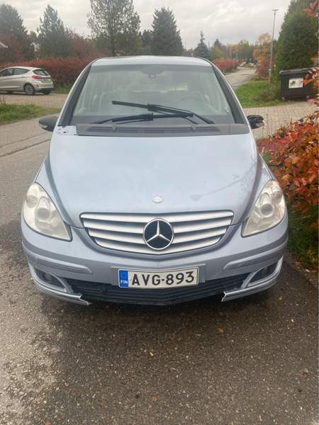 Mercedes-Benz B Vihti - valokuva 4