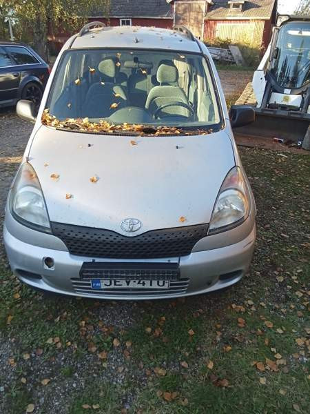 Toyota Yaris Verso Kemiö - valokuva 2