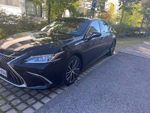Lexus ES300 Helsinki - valokuva 4