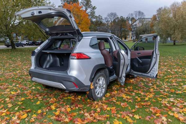 Toyota Corolla Cross Glebychevo - valokuva 4