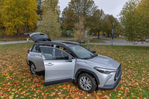 Toyota Corolla Cross Glebychevo - valokuva 3