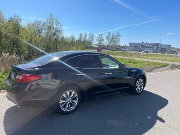 Infiniti Q70 Kouvola - valokuva 1