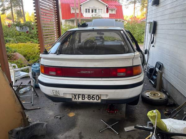 Mazda 323F Хювинкяя - изображение 7