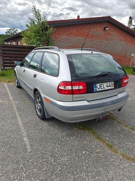 Volvo V40 Йоэнсуу - изображение 1